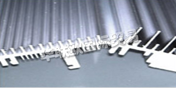 BENZ ALUSYSTEME在開發(fā)市場驅(qū)動和個性化解決方案方面，數(shù)十年的鋁加工經(jīng)驗，技術(shù)訣竅和創(chuàng)新思維使得Swabian Pleidelsheim的Benz AluSysteme成為鋁制零件的領(lǐng)先系統(tǒng)制造商。無論您是委托他們?yōu)槟捻椖块_發(fā)鋁制拉伸型材，還是正在尋找鋁型材的合作伙伴，他們都將竭誠為您提供鋁加工的各個方面的幫助和建議。在他們的產(chǎn)品線輪廓線 他們?yōu)橄到y(tǒng)開發(fā)鋁。對于他們稱職的團隊客戶滿意度，產(chǎn)品質(zhì)量，工藝流程和經(jīng)濟思想處于最前沿。他們對您的建議，解決方案建議，個人發(fā)展以及您的結(jié)果感到滿意。