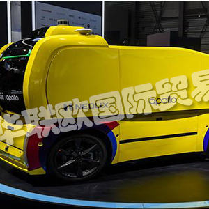 SmartFactoryJapan2019追加智能物流設(shè)備專(zhuān)區(qū)，擴(kuò)大工廠自動(dòng)化并吸引物流業(yè)。圖為發(fā)那科對(duì)外賓展示其物聯(lián)網(wǎng)體系技術(shù)